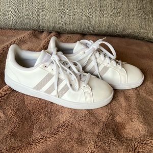 ADIDAS Grandcourt Cloudfoam Size 8